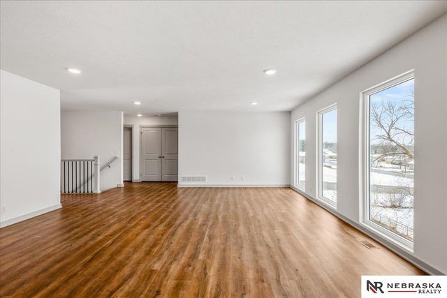 1010 S 14th Avenue, Blair, NE 68008