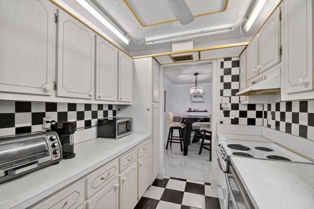 155 South Boulevard C, Boynton Beach, FL 33435