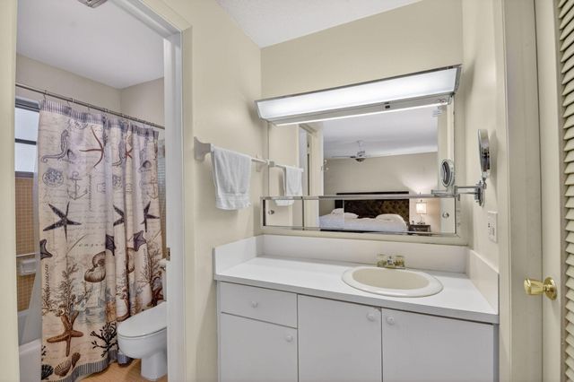 155 South Boulevard C, Boynton Beach, FL 33435