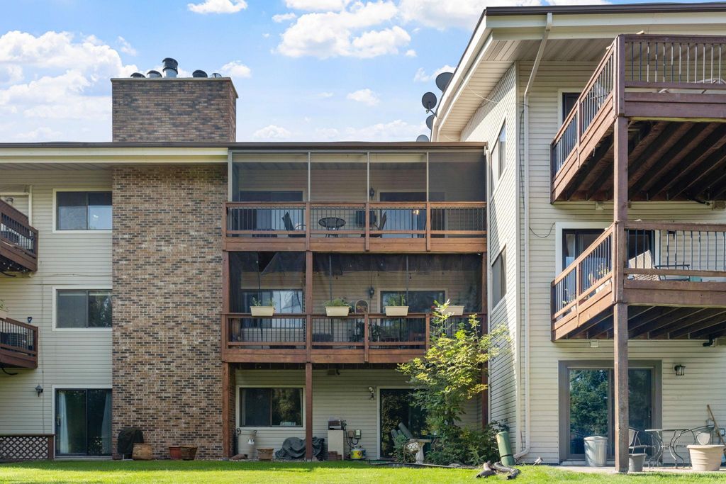 14330 Fairway Drive, Eden Prairie, MN 55344 — photo 2