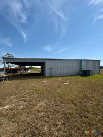 927 US Highway 77a, Cuero, TX 77954