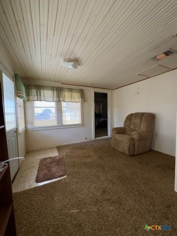 927 US Highway 77a, Cuero, TX 77954