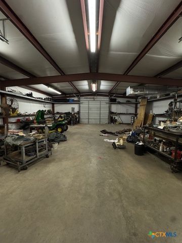 927 US Highway 77a, Cuero, TX 77954