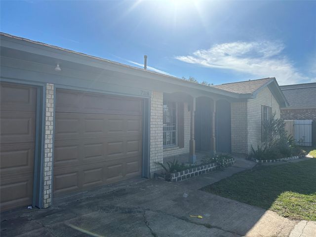 7118 Heron Drive, Houston, TX 77087