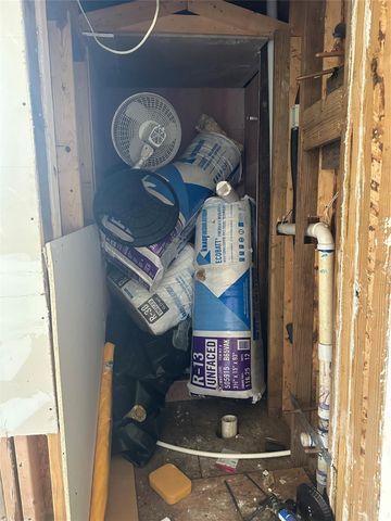 7118 Heron Drive, Houston, TX 77087