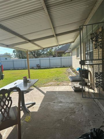 7118 Heron Drive, Houston, TX 77087