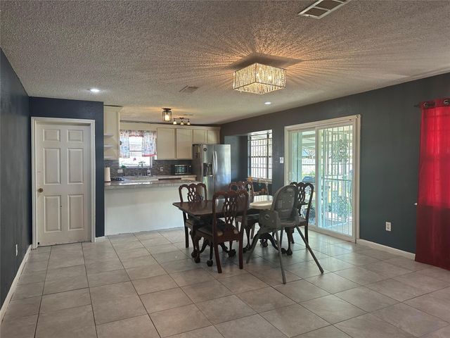 7118 Heron Drive, Houston, TX 77087