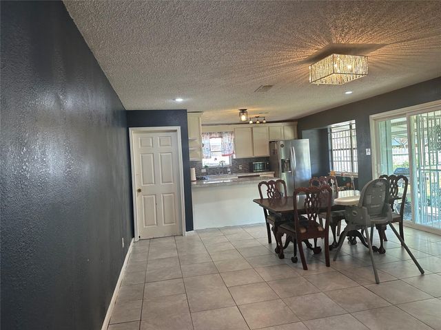 7118 Heron Drive, Houston, TX 77087