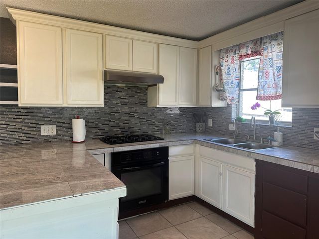 7118 Heron Drive, Houston, TX 77087