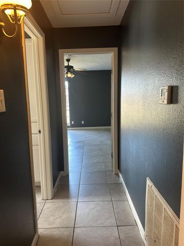 7118 Heron Drive, Houston, TX 77087