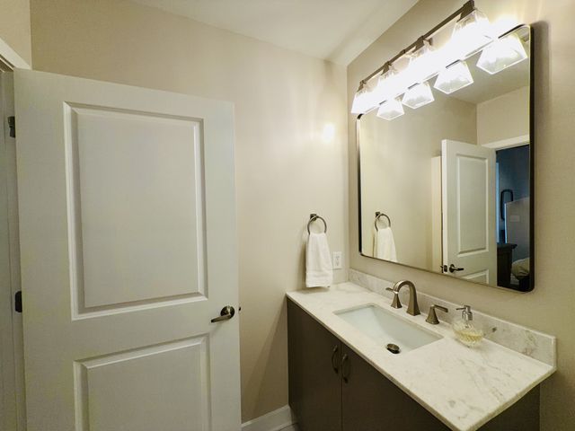 301 Demonbreun St Unit 808, Nashville, TN 37201