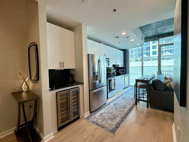 301 Demonbreun St Unit 808, Nashville, TN 37201