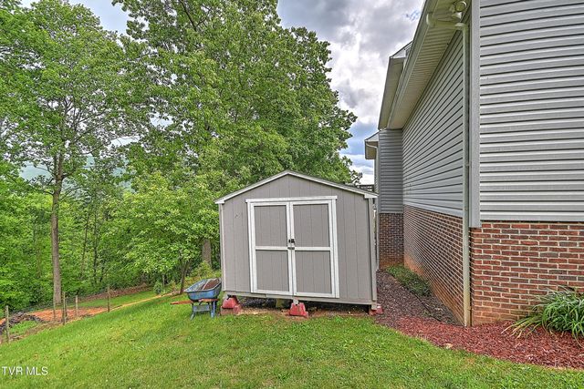 766 Moccasin Hills Drive, Gate City, VA 24251