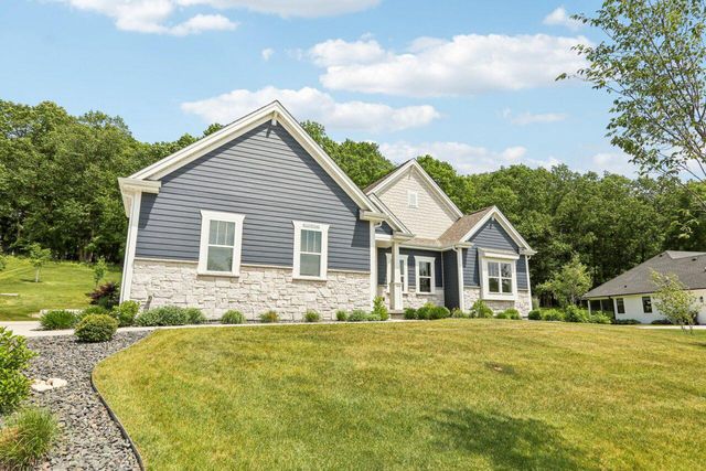 W225N7642 Woodland Creek DRIVE, Sussex, WI 53089