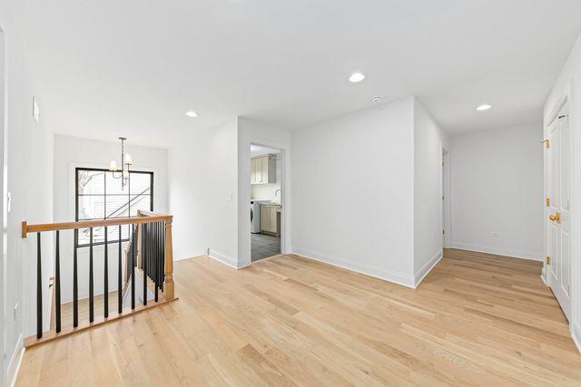 1310 N Eagle Street, Naperville, IL 60563