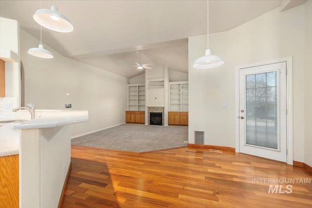 2186 Santa Clara Dr, Meridian, ID 83642