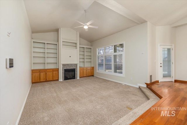 2186 Santa Clara Dr, Meridian, ID 83642