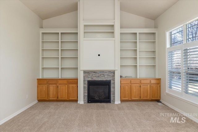 2186 Santa Clara Dr, Meridian, ID 83642