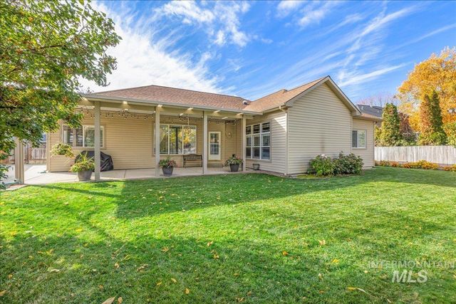 2186 Santa Clara Dr, Meridian, ID 83642