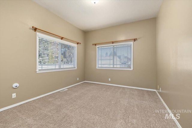 2186 Santa Clara Dr, Meridian, ID 83642