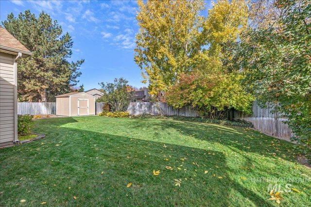 2186 Santa Clara Dr, Meridian, ID 83642