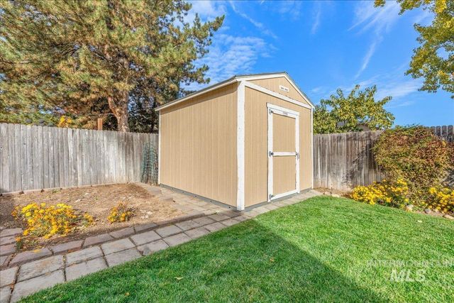 2186 Santa Clara Dr, Meridian, ID 83642