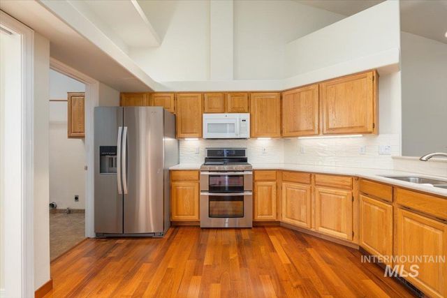 2186 Santa Clara Dr, Meridian, ID 83642