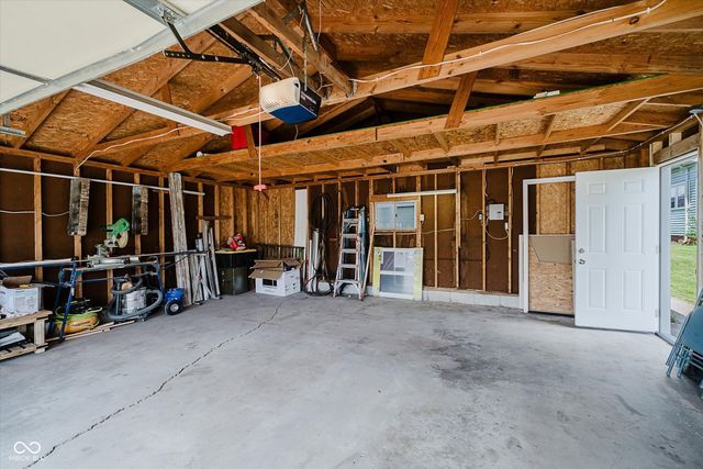 1411 S J Street, Elwood, IN 46036