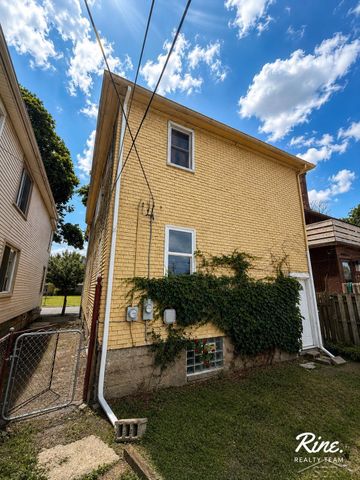 105 Maple Street, River Rouge, MI 48218