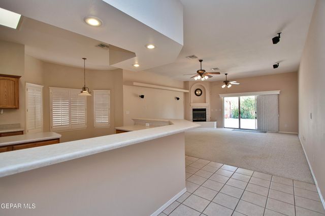 216 Desert Garden Drive, Santa Teresa, NM 88008