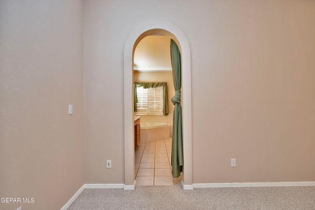 216 Desert Garden Drive, Santa Teresa, NM 88008