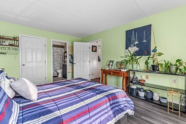 4975 Washington 306, Boston, MA 02132