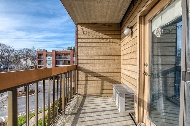 4975 Washington 306, Boston, MA 02132