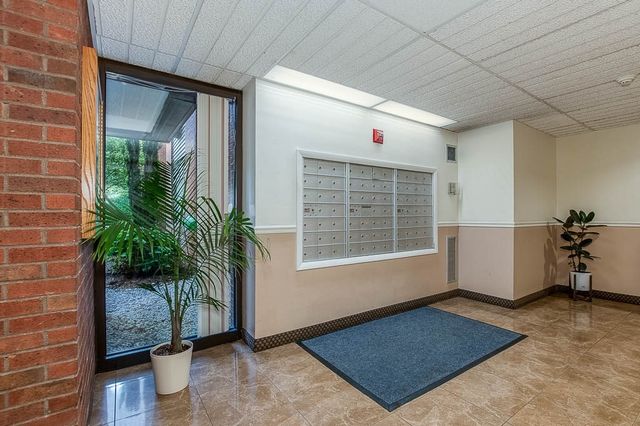 4975 Washington 306, Boston, MA 02132