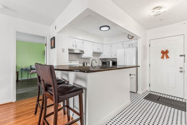 4975 Washington 306, Boston, MA 02132