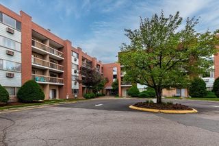 4975 Washington 306, Boston, MA 02132