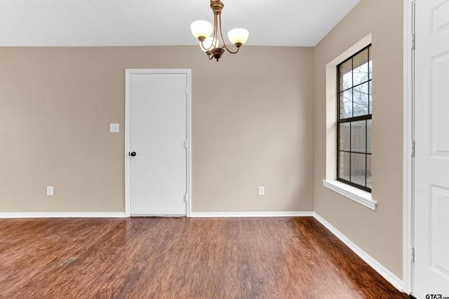 308 Crosby, Lindale, TX 75771