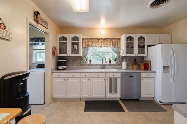 2989 Ladera Road, San Bernardino, CA 92405