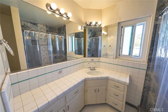2989 Ladera Road, San Bernardino, CA 92405
