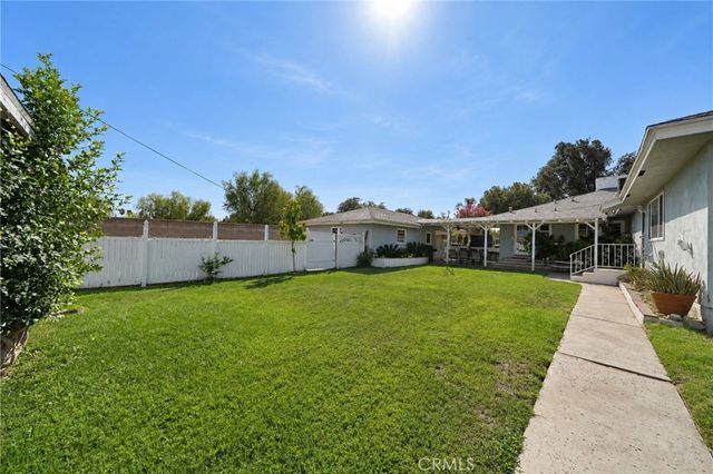 2989 Ladera Road, San Bernardino, CA 92405