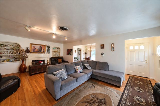 2989 Ladera Road, San Bernardino, CA 92405