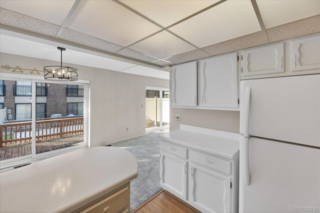 18268 University Park Drive, Livonia, MI 48152