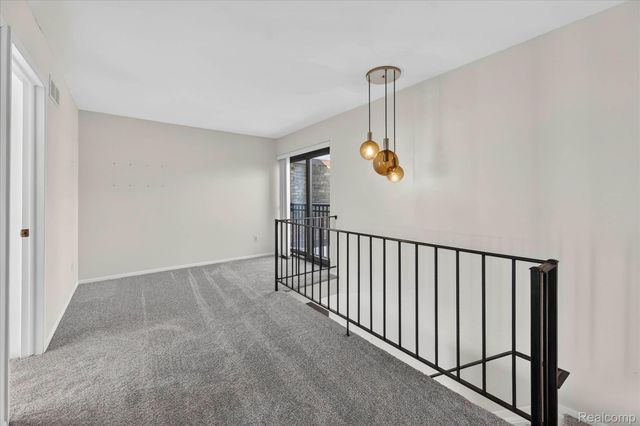 18268 University Park Drive, Livonia, MI 48152