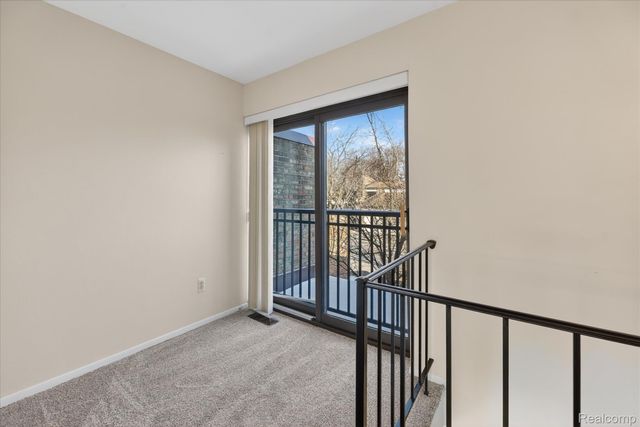 18268 University Park Drive, Livonia, MI 48152