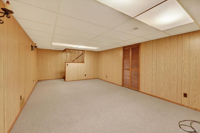 18268 University Park Drive, Livonia, MI 48152