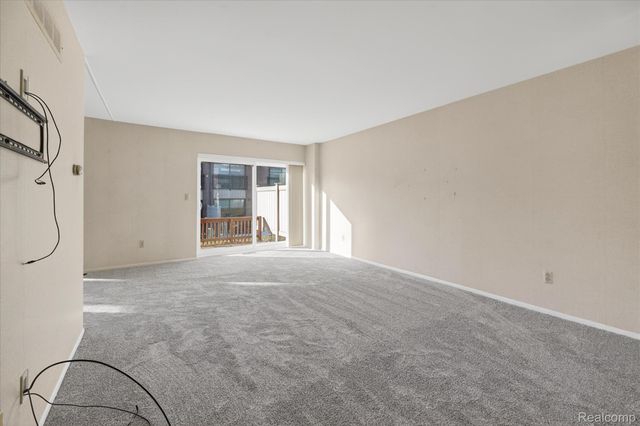 18268 University Park Drive, Livonia, MI 48152