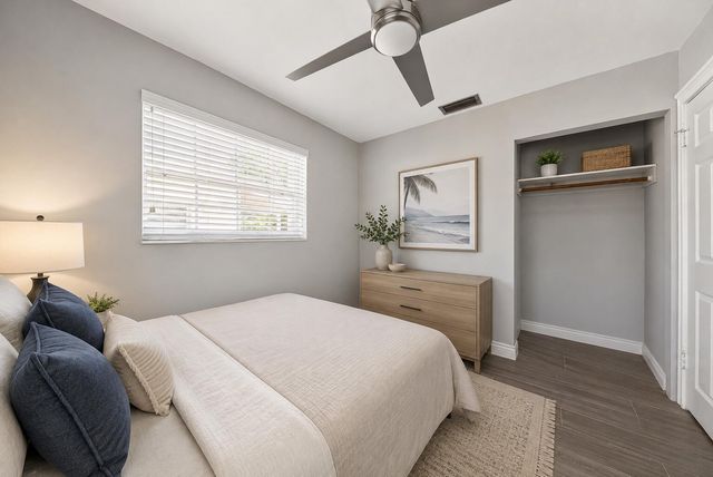 121 NE 55th Street, Oakland Park, FL 33334