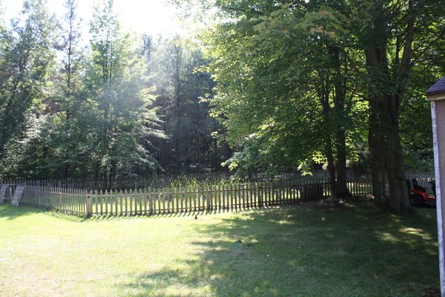 1807 W River Road, Laketon Twp, MI 49445