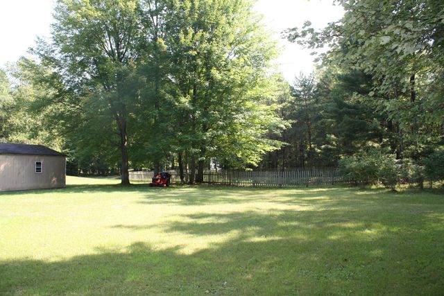 1807 W River Road, Laketon Twp, MI 49445