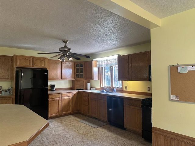 1807 W River Road, Laketon Twp, MI 49445
